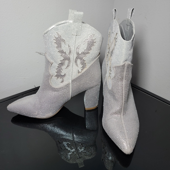 Altar'd State Silver Rhinestoned Sparkly Heeled Cowboy Boots Size 9 - Picture 4 of 14